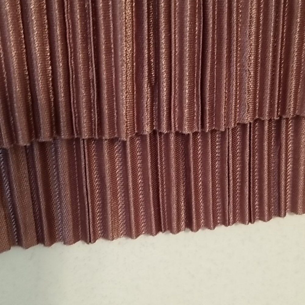 Everleigh Dusty Mauve Pleated Sleeveless Top in XL - Picture 7 of 9